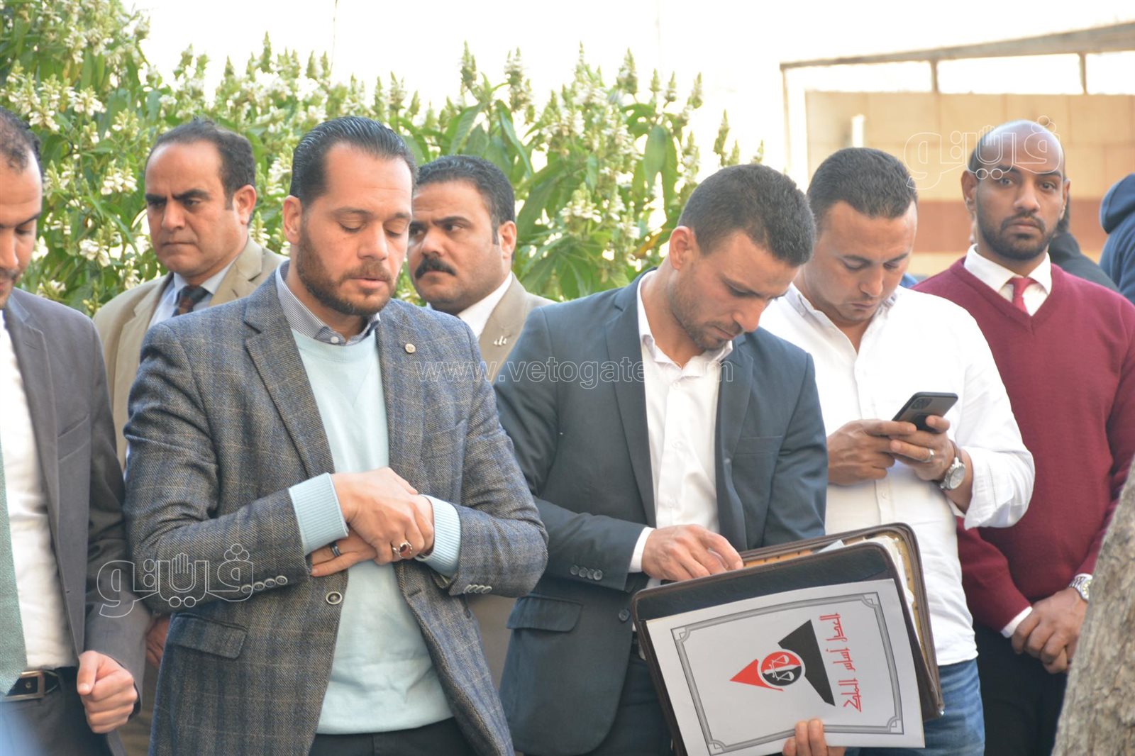 صلاة الجنازة على الراحل رجائي عطية بمسجد عمر مكرم (3)