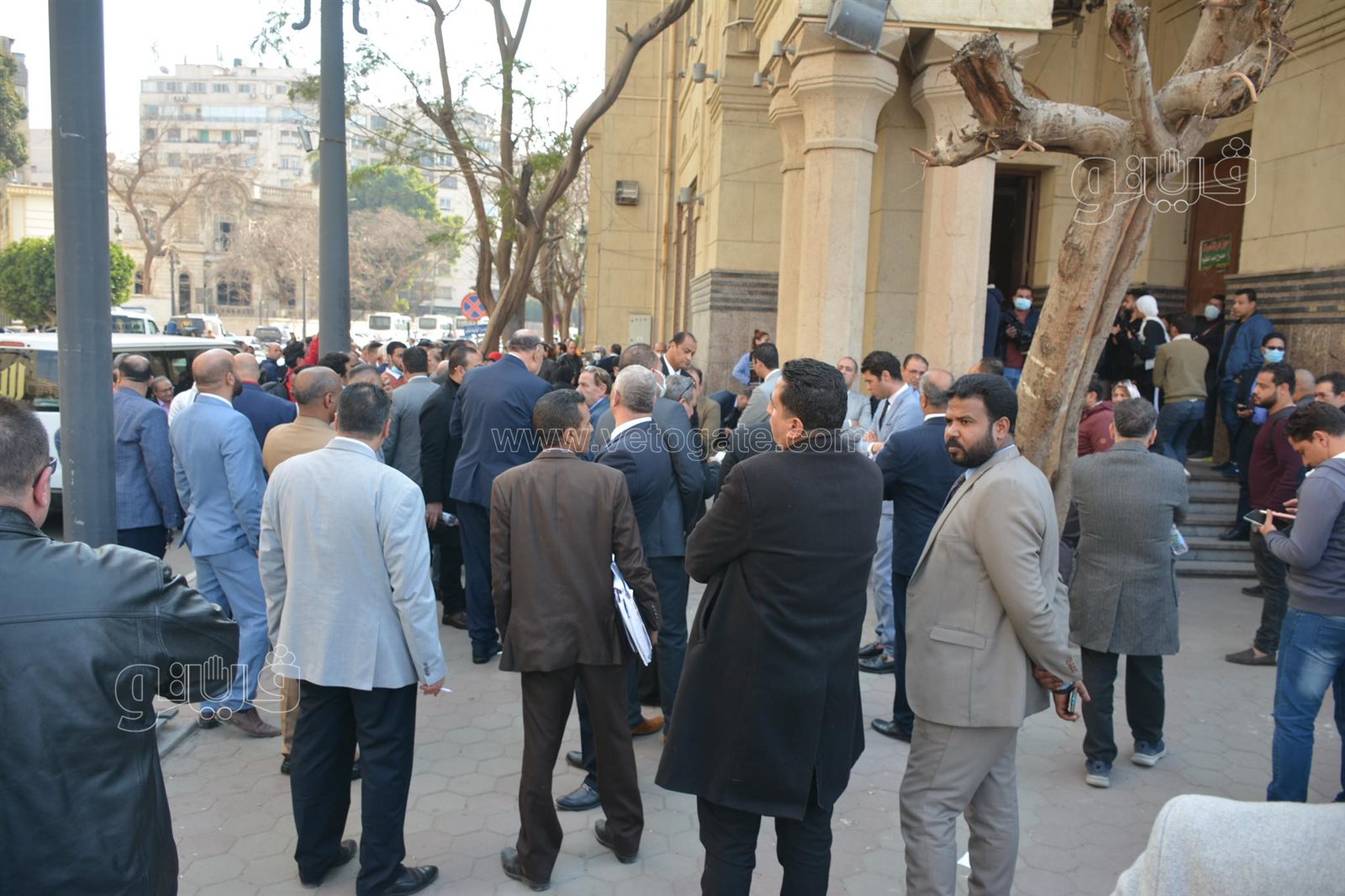 صلاة الجنازة على الراحل رجائي عطية بمسجد عمر مكرم (9)