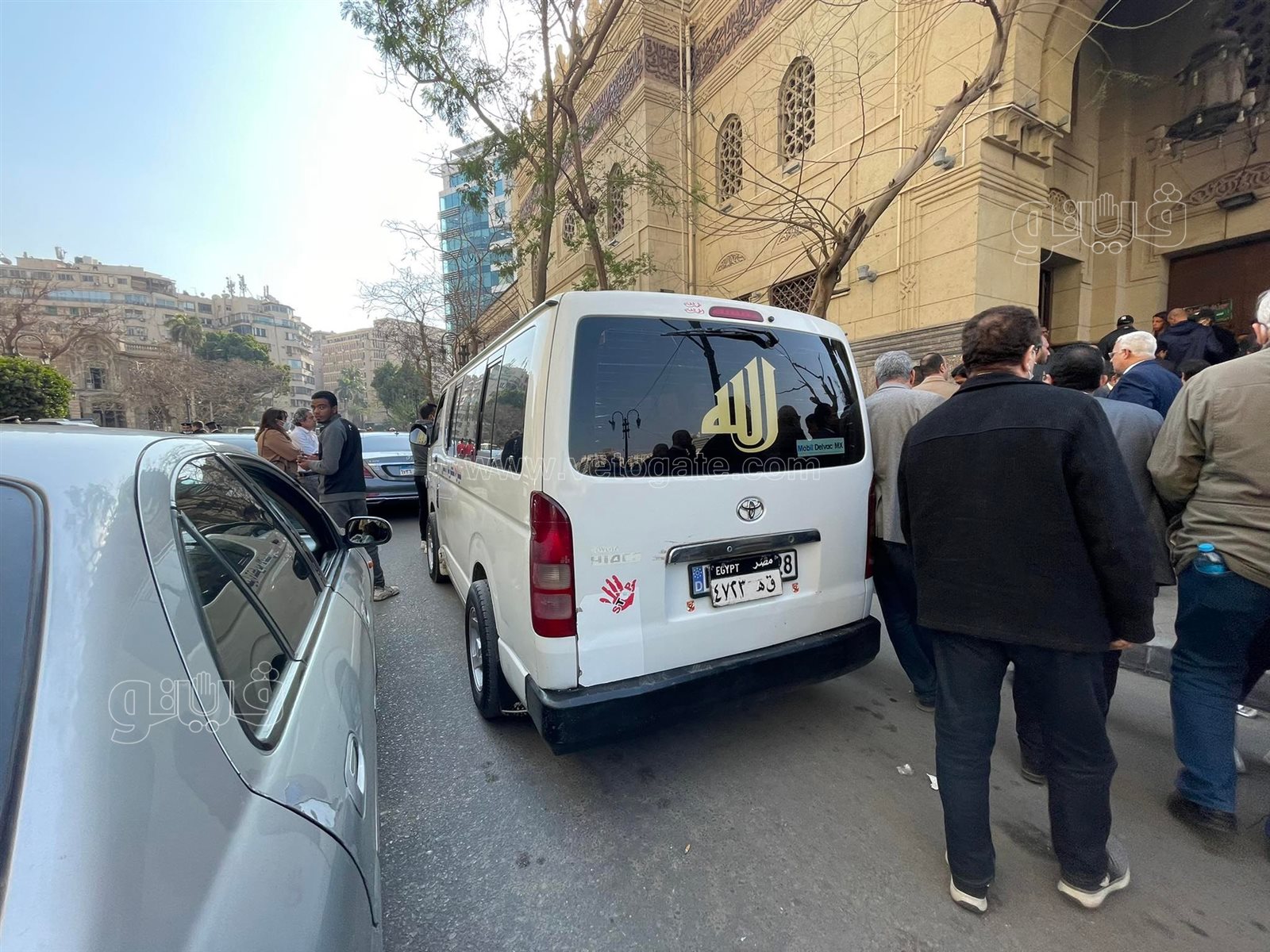 صلاة الجنازة على الراحل رجائي عطية بمسجد عمر مكرم (12)