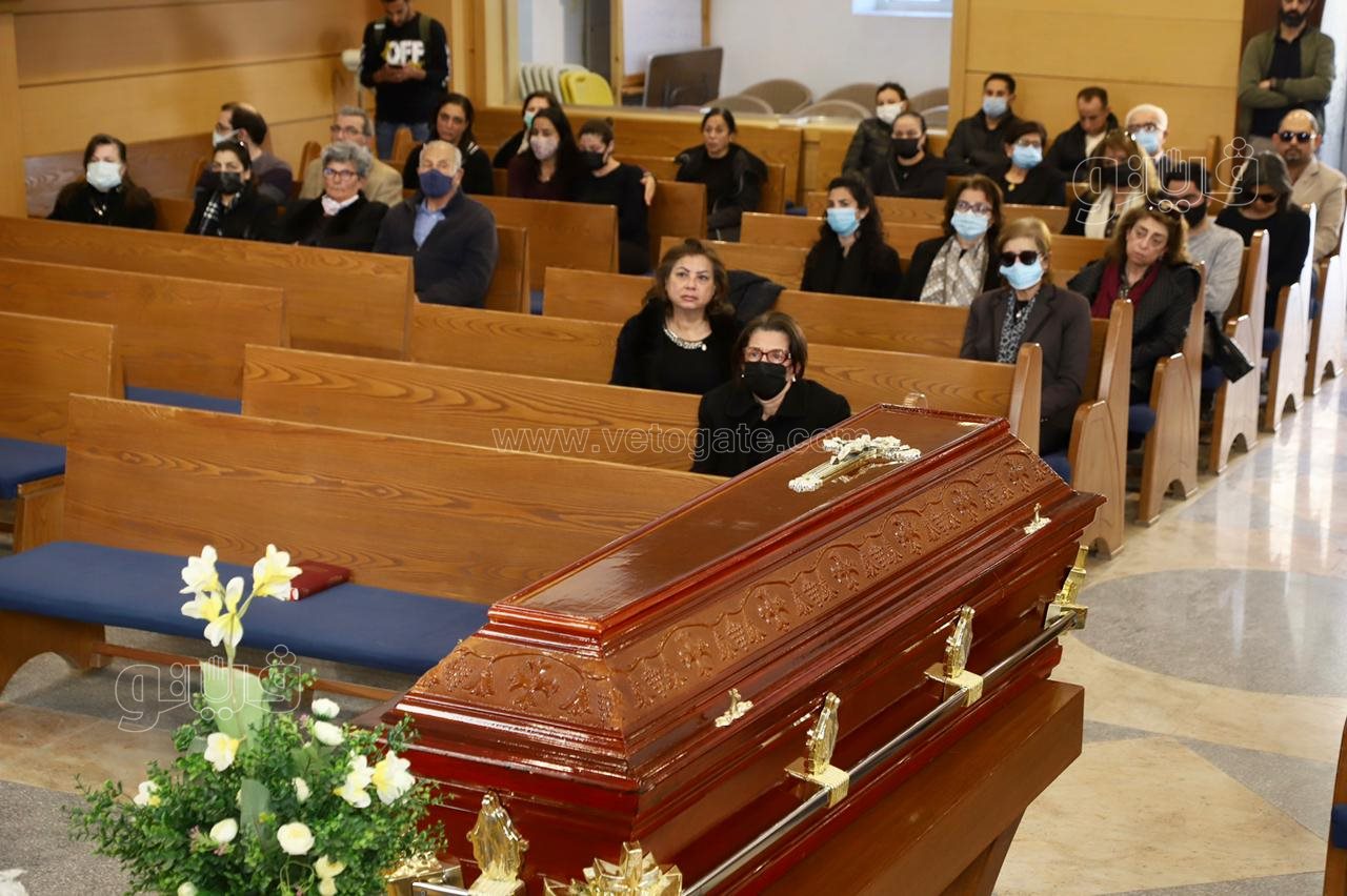 تشييع جثمان الفنان عهدي صادق (5)