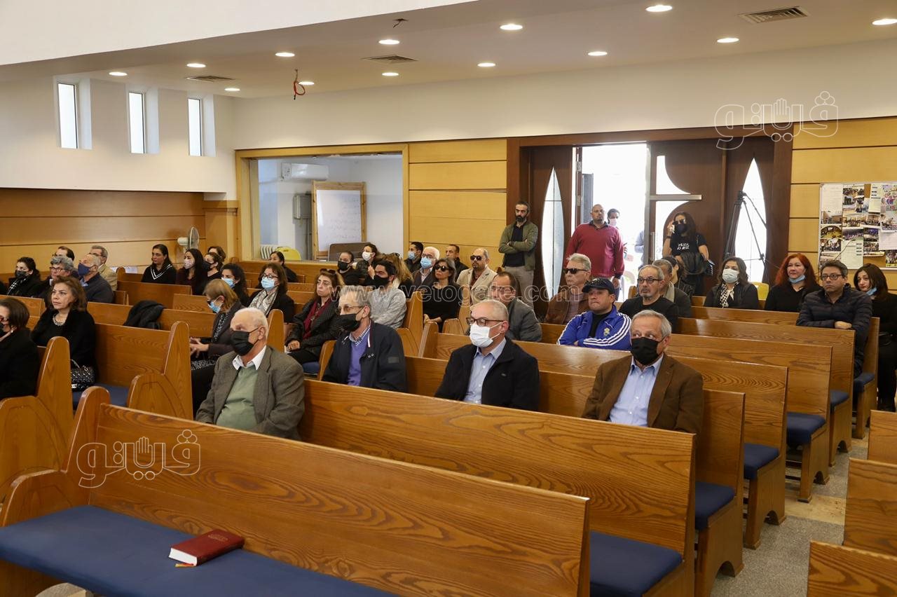 تشييع جثمان الفنان عهدي صادق (6)