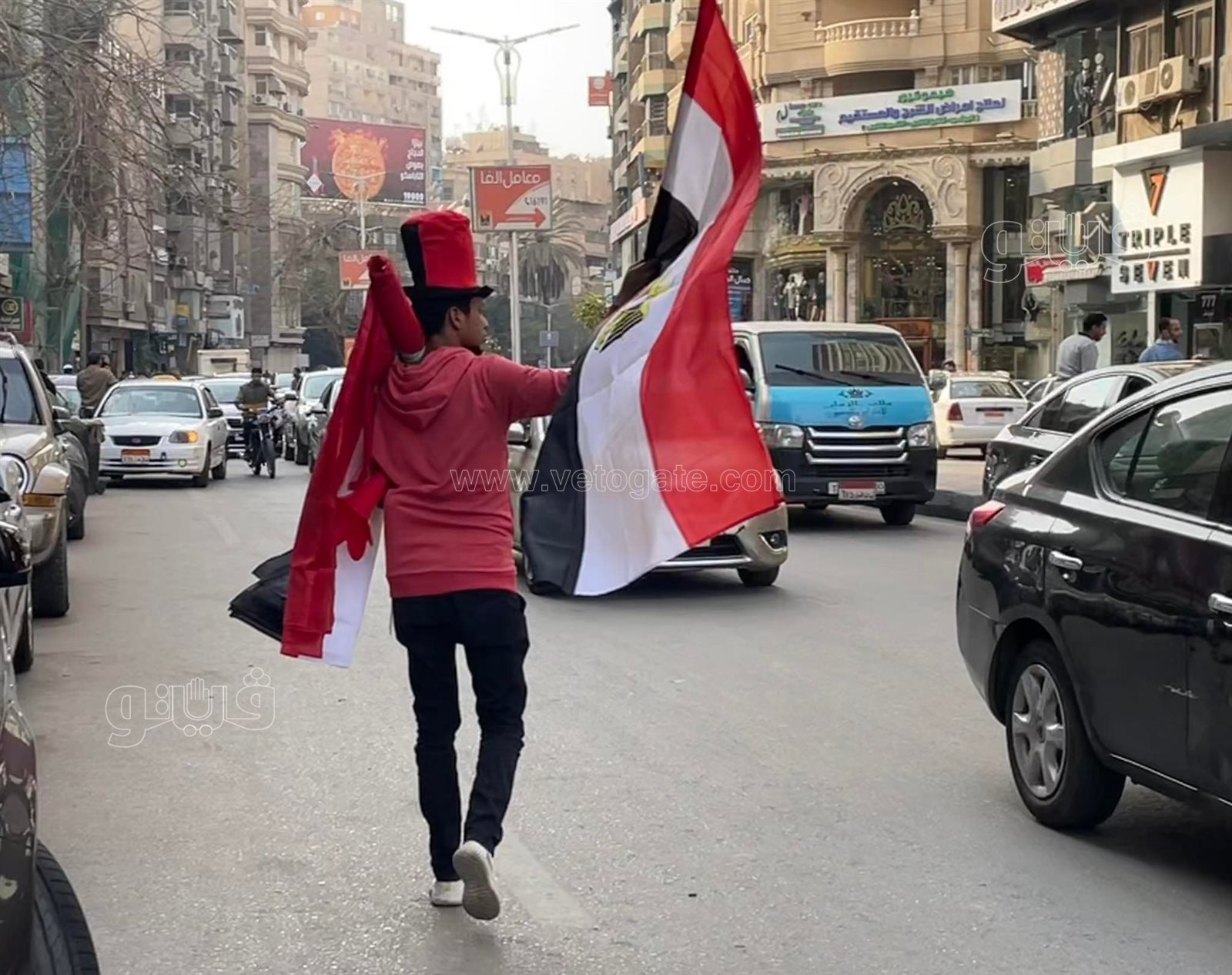 العلم بـ25 انتشار الباعة في شوارع جامعة الدول قبل مباراة مصر والسنغال (9)