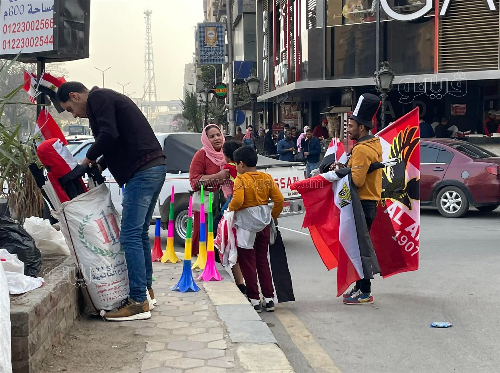 العلم بـ25 انتشار الباعة في شوارع جامعة الدول قبل مباراة مصر والسنغال (10)