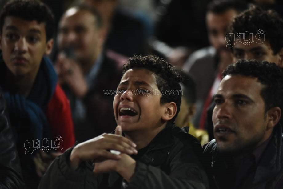 بكاء مشجعي المنتخب المصري بعد الخسارة من السنغال (29)