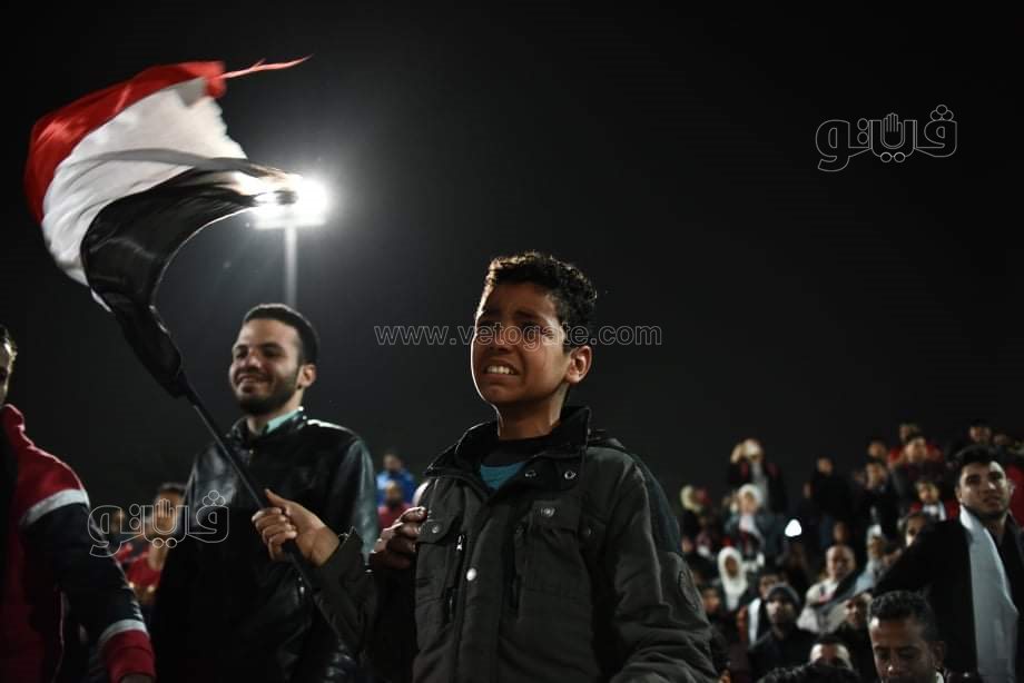 بكاء مشجعي المنتخب المصري بعد الخسارة من السنغال (51)