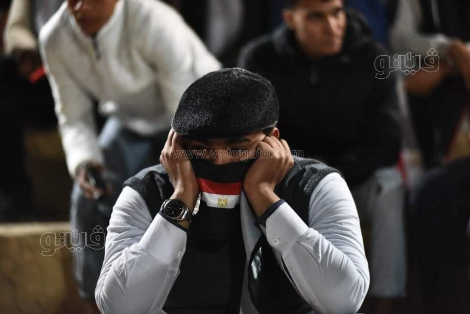 بكاء مشجعي المنتخب المصري بعد الخسارة من السنغال (57)