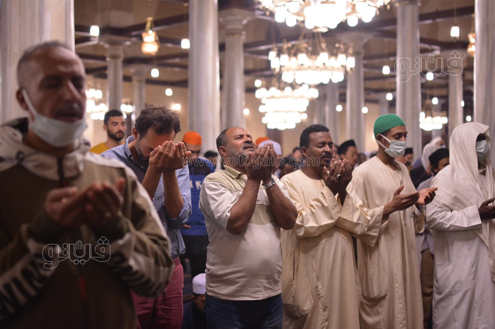  صلاة التراويح من مسجد الحسين (14)