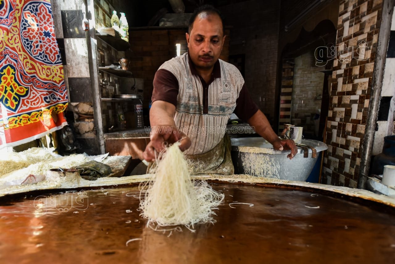  حكاية أقدم محل كنافة في السيدة عائشة (14)