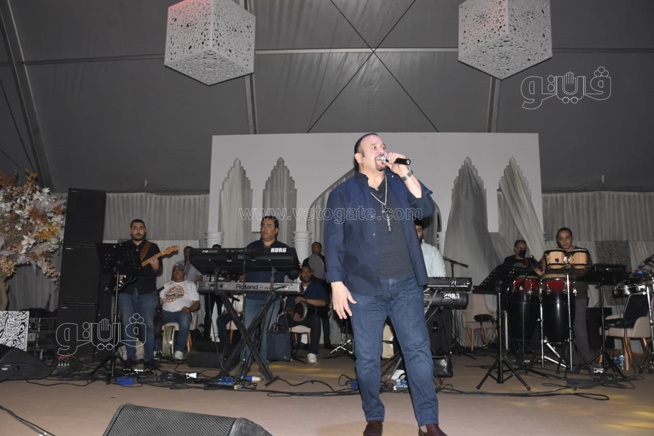  هشام عباس وأحمد سعد يشعلان خيمة الصحبجية بحضور كبير (12)