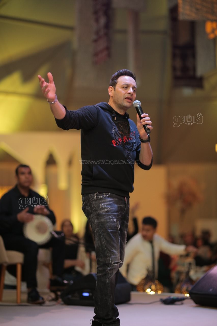 مصطفي قمر يتألق في خيمه رمضانية بالتجمع الخامس والحضور كامل العدد (5)