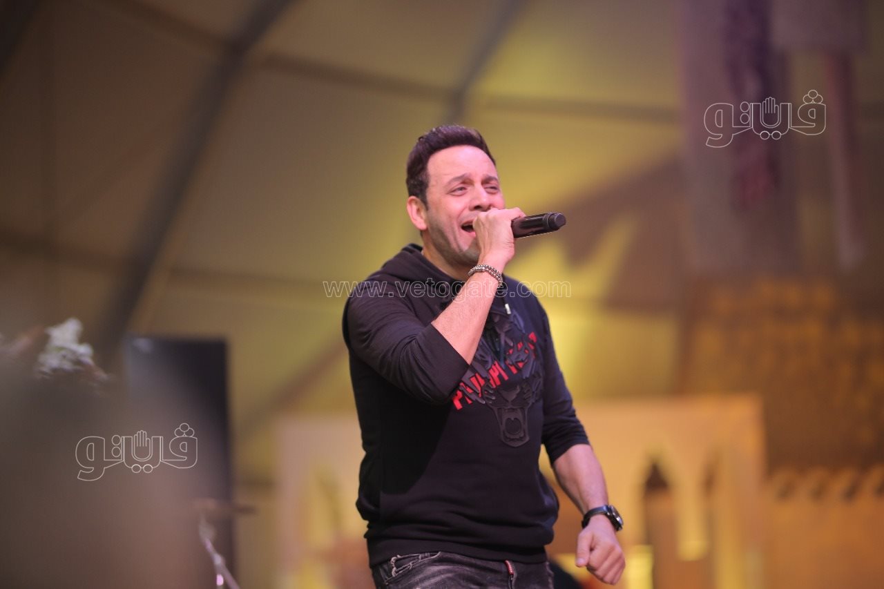 مصطفي قمر يتألق في خيمه رمضانية بالتجمع الخامس والحضور كامل العدد (8)