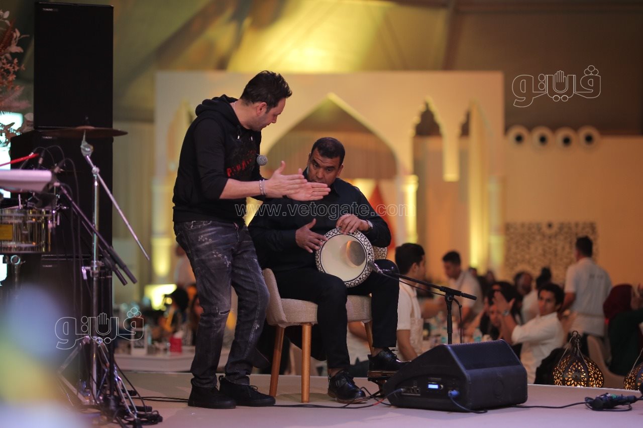 مصطفي قمر يتألق في خيمه رمضانية بالتجمع الخامس والحضور كامل العدد (9)