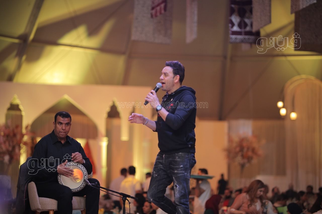 مصطفي قمر يتألق في خيمه رمضانية بالتجمع الخامس والحضور كامل العدد (10)