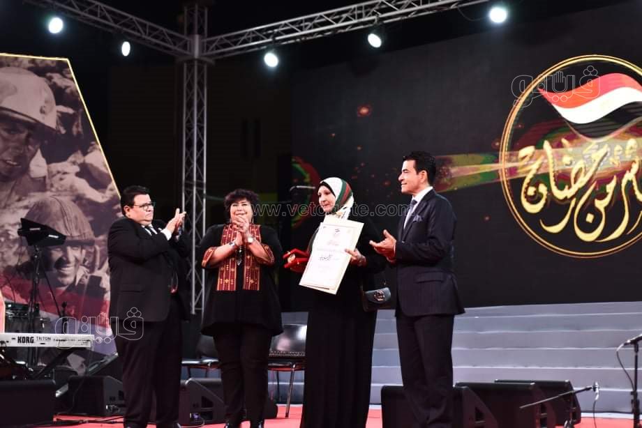 وزيرة الثقافة تكرم مصطفى شعبان وبشرى وأبطال نصر أكتوبر باحتفالية هل هلالك (5)