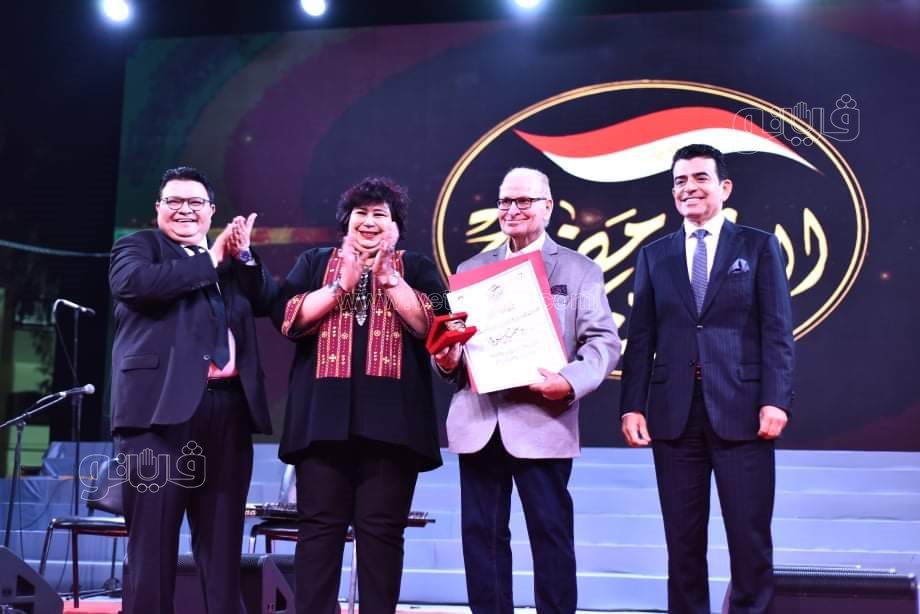 وزيرة الثقافة تكرم مصطفى شعبان وبشرى وأبطال نصر أكتوبر باحتفالية هل هلالك (26)