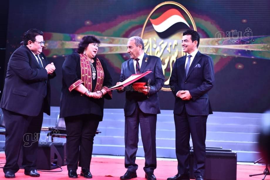 وزيرة الثقافة تكرم مصطفى شعبان وبشرى وأبطال نصر أكتوبر باحتفالية هل هلالك (30)