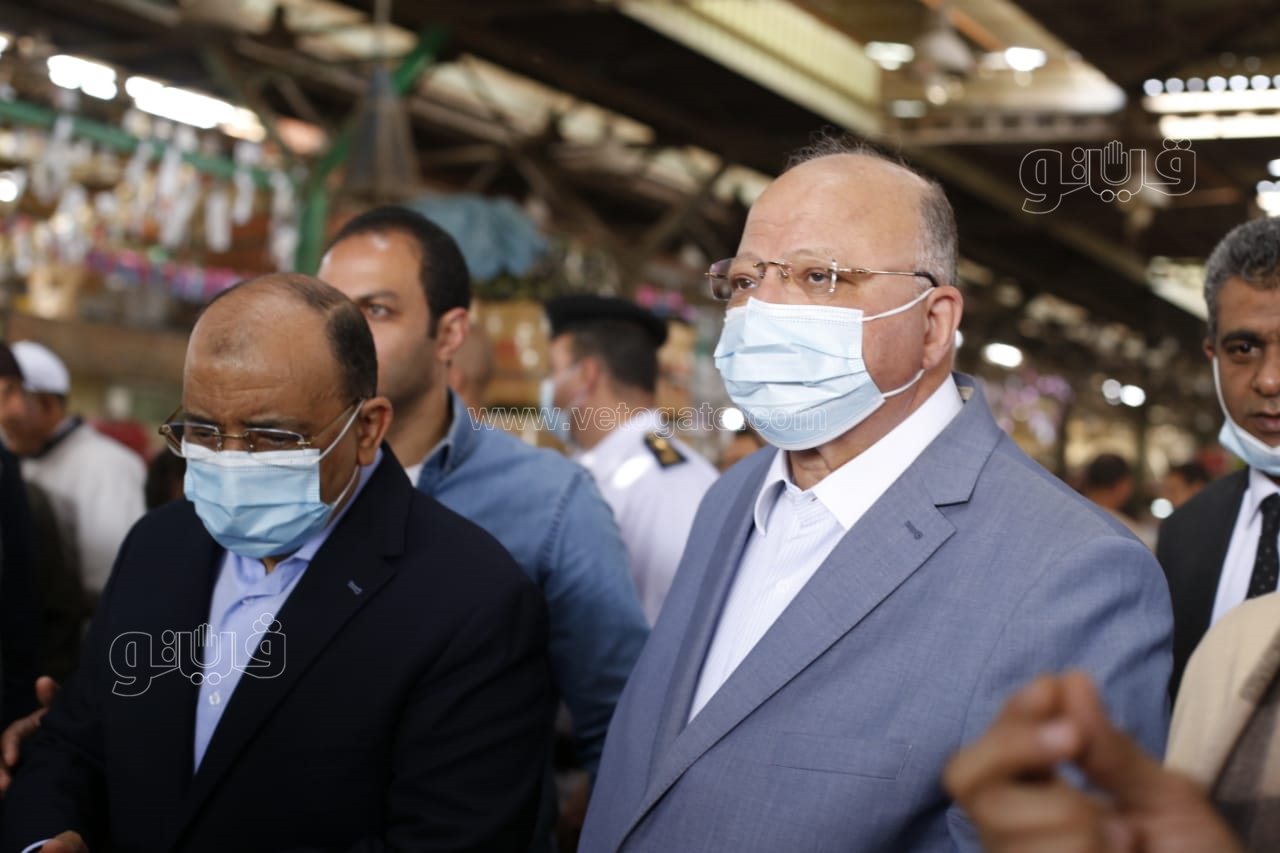 وزير التنمية المحلية ومحافظ القاهرة يتفقدان سوق العبور (1)