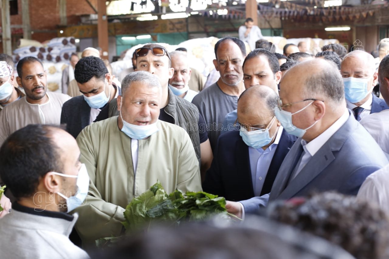 محافظ القاهرة يتابع الأسعار في الأسواق (4)