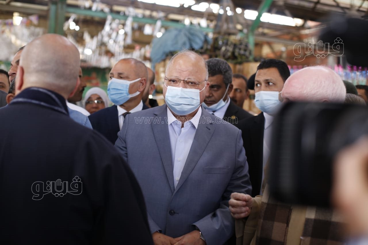 شعراوي لـ تجار سوق العبور جايين نحط ايدنا فى ايديكم (8)