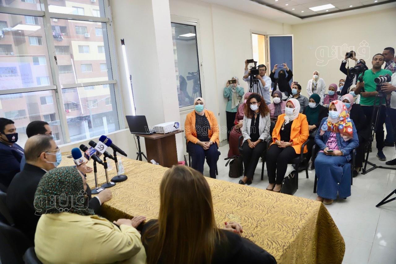 الصحة تفتتح أول عيادات المرأة الآمنة (17)