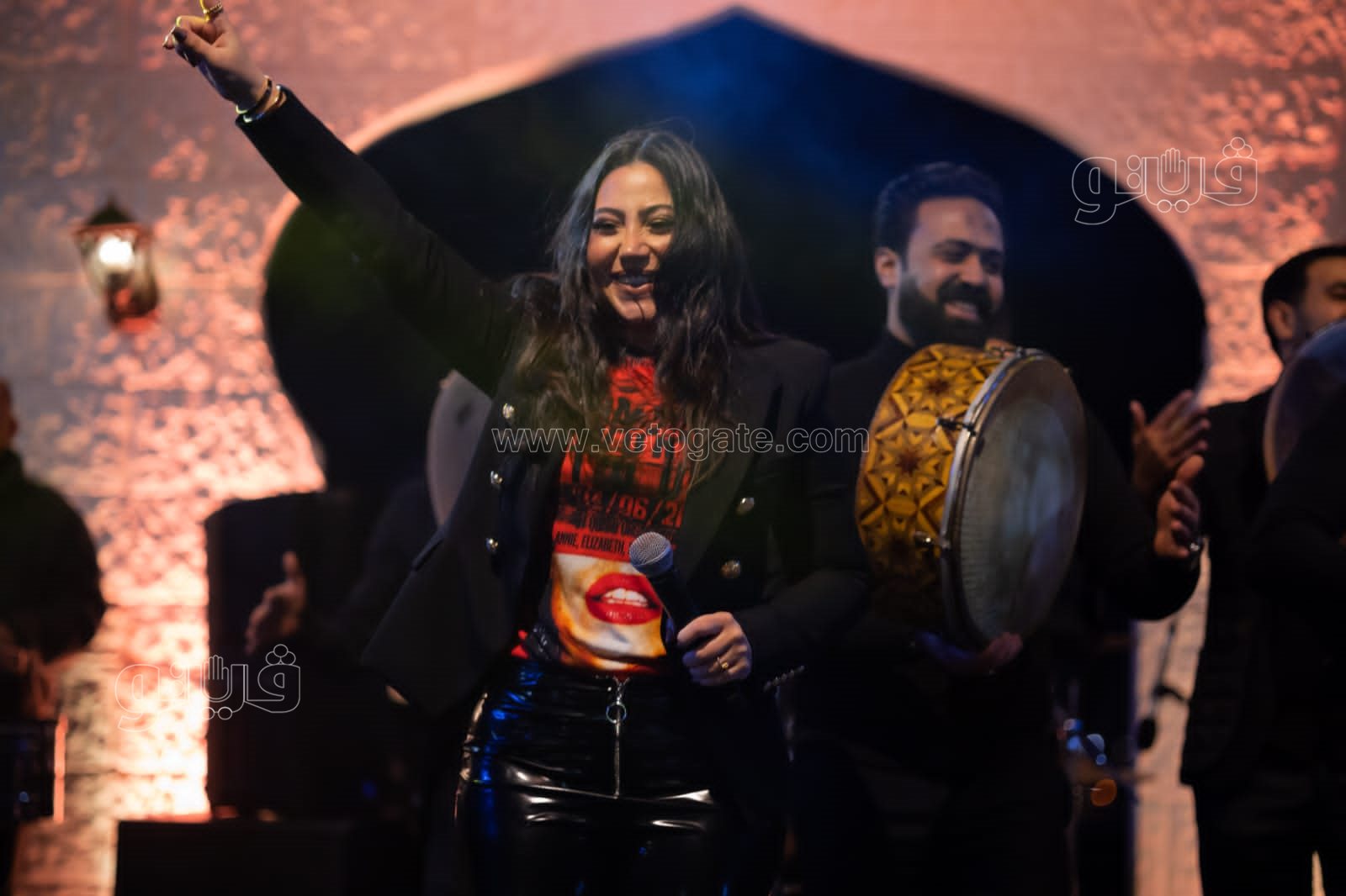 بوسى تشعل أجواء خيمة الحارة بالتجمع (6)