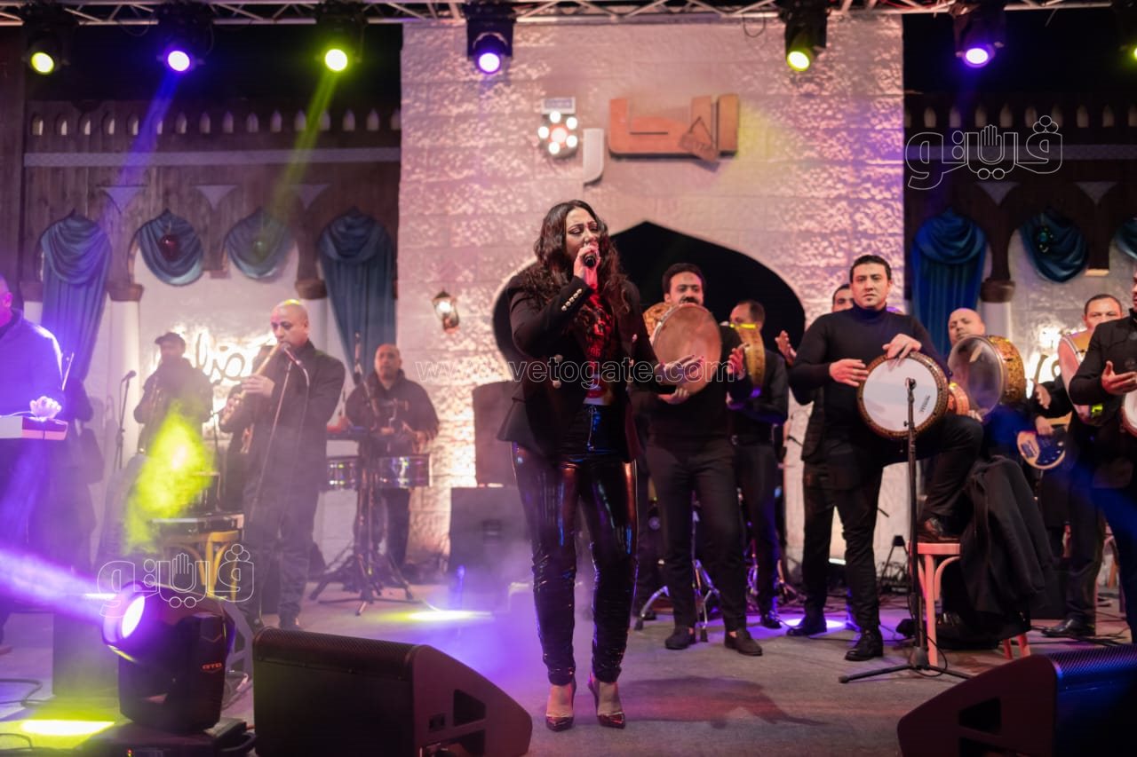 بوسى تشعل أجواء خيمة الحارة بالتجمع (12)