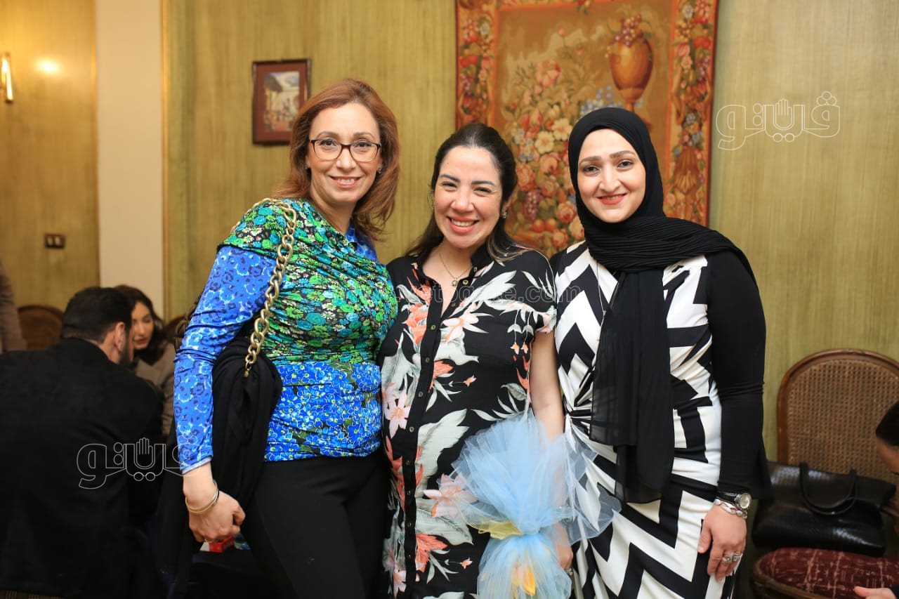 روجينا ولوسي تتحتفلان ب إنحراف (1)