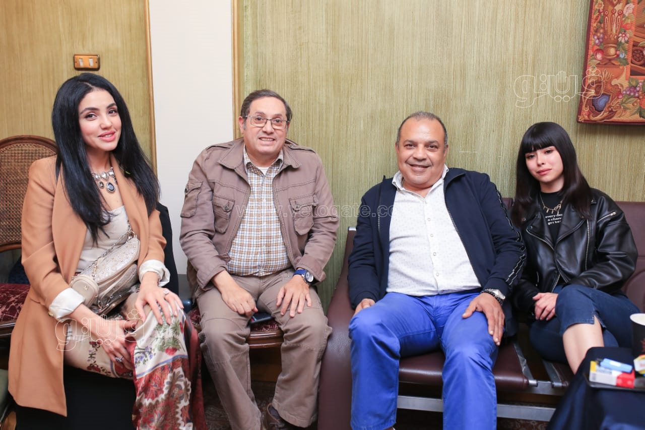 روجينا ولوسي تتحتفلان ب إنحراف (5)