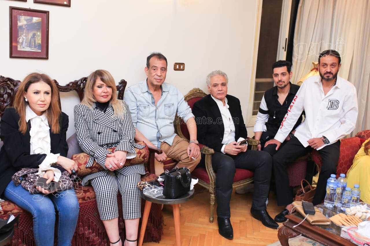 روجينا ولوسي تتحتفلان ب إنحراف (7)