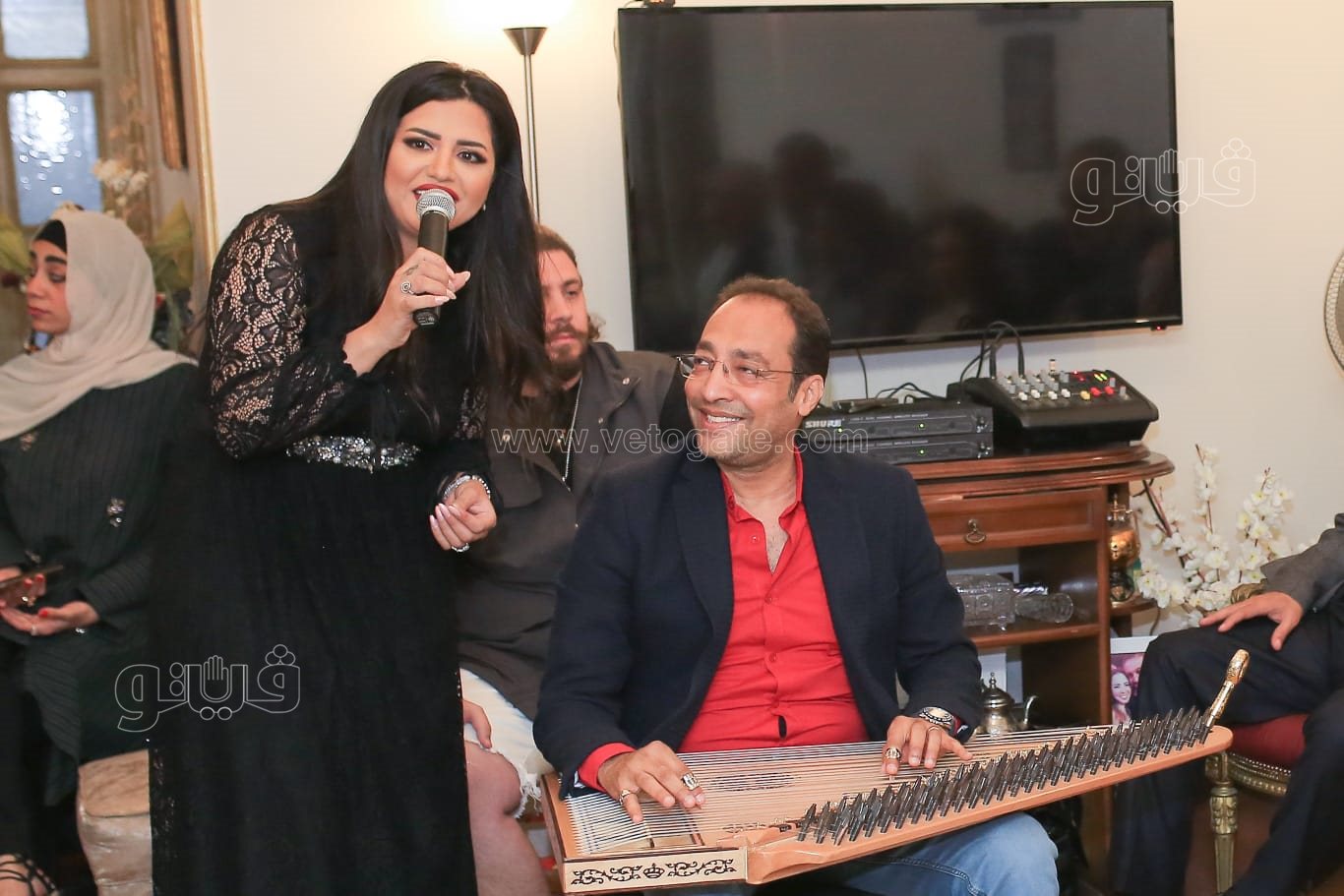 روجينا ولوسي تتحتفلان ب إنحراف (13)