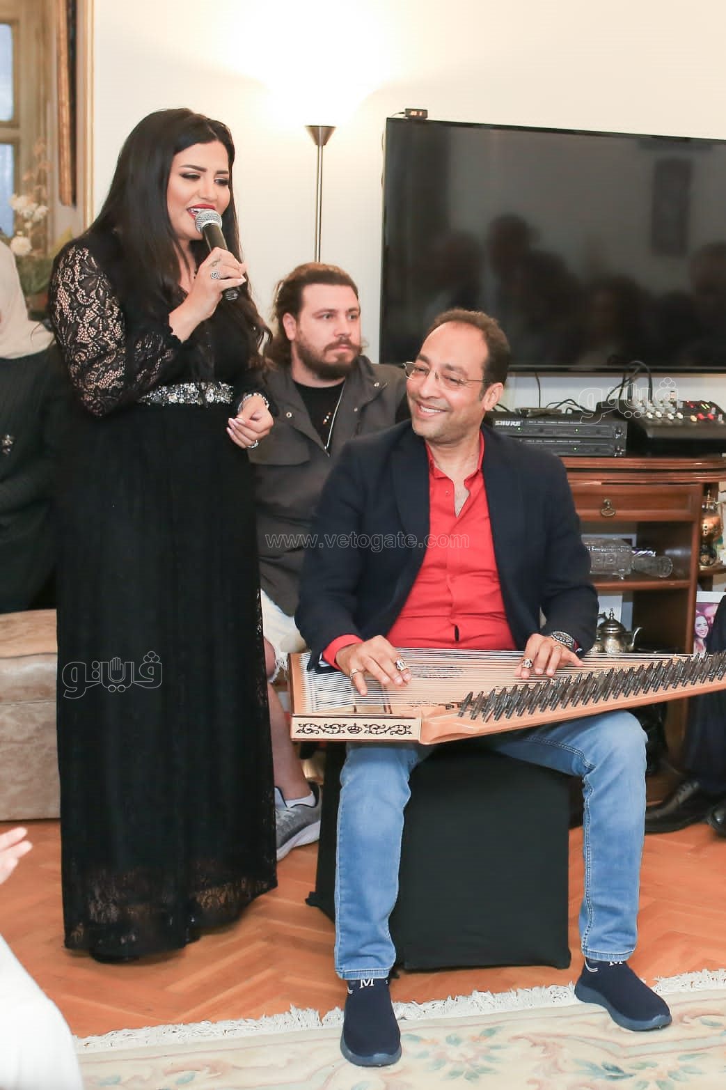 روجينا ولوسي تتحتفلان ب إنحراف (14)