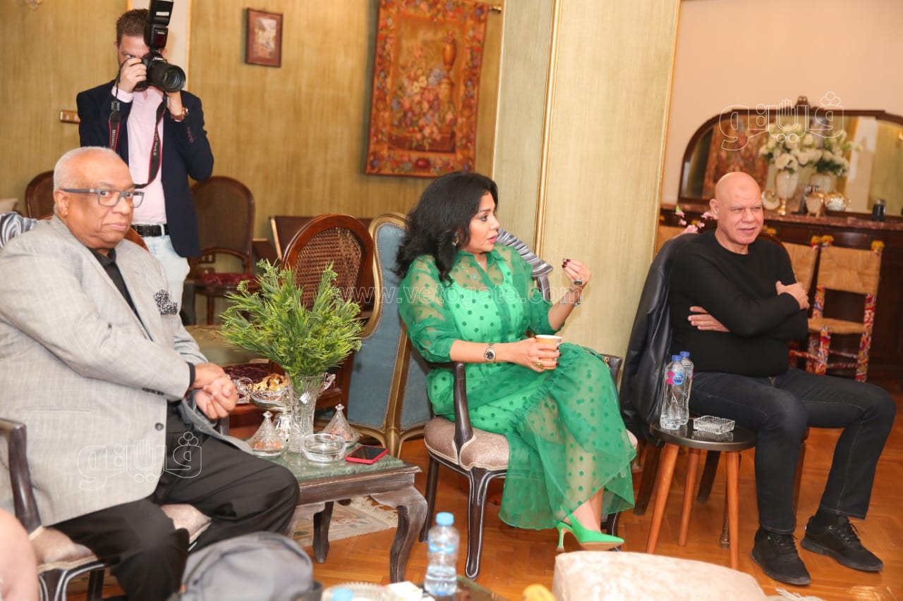 روجينا ولوسي تتحتفلان ب إنحراف (20)