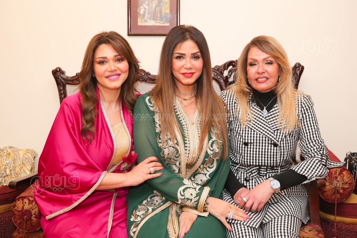 روجينا ولوسي تتحتفلان ب إنحراف (24)