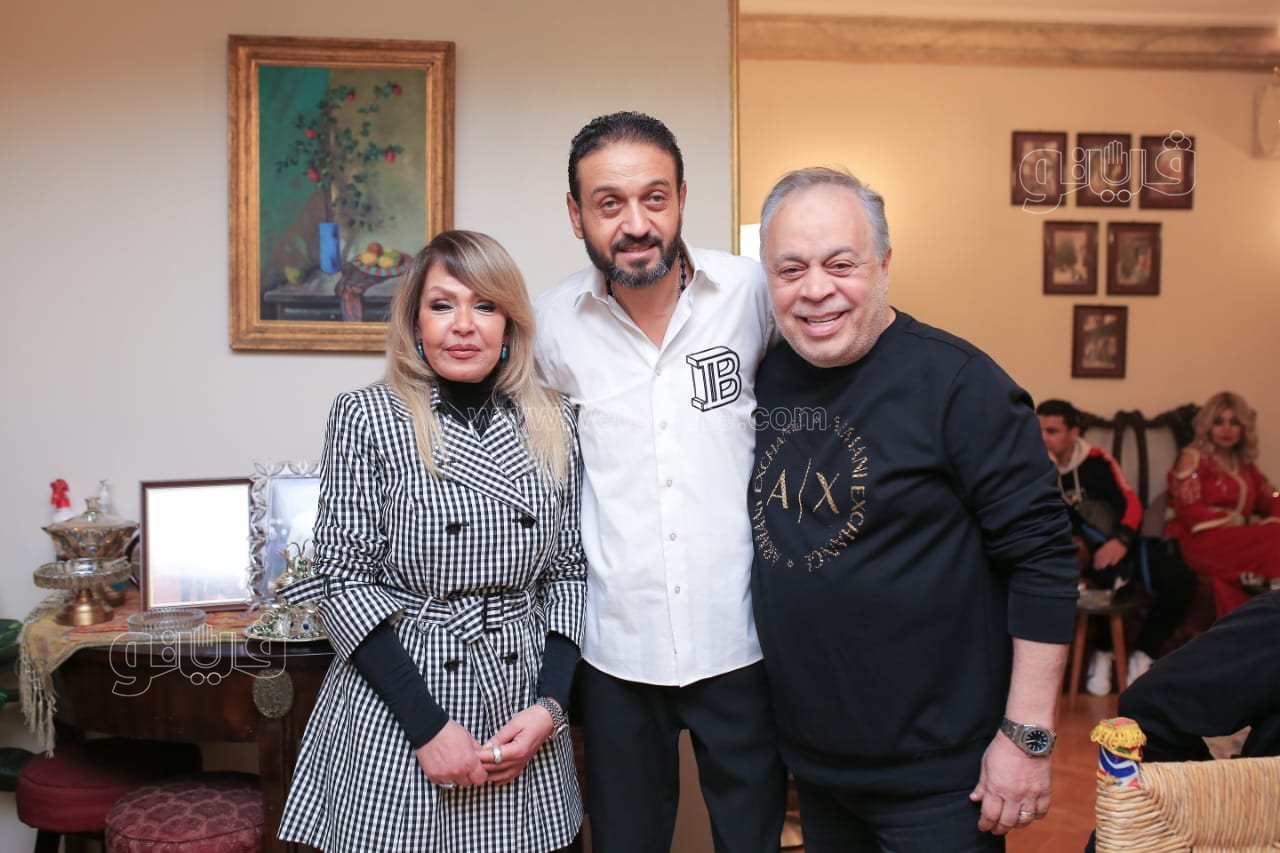 روجينا ولوسي تتحتفلان ب إنحراف (27)