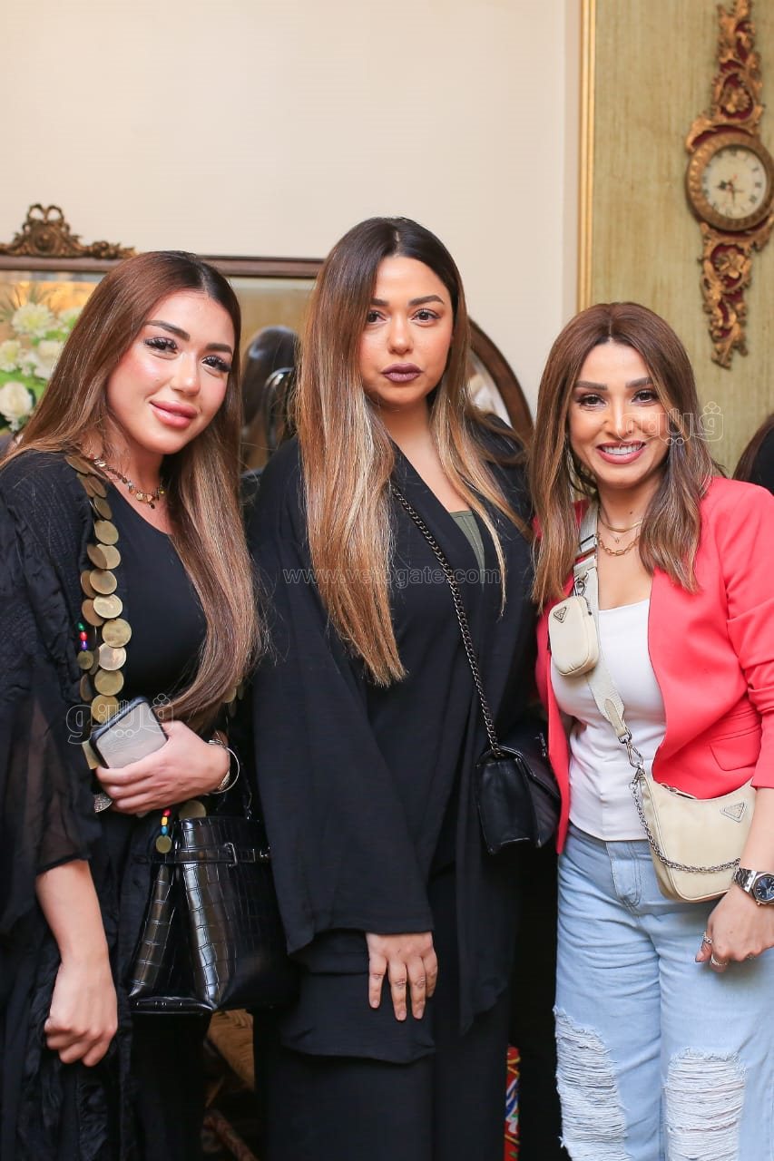 روجينا ولوسي تتحتفلان ب إنحراف (35)