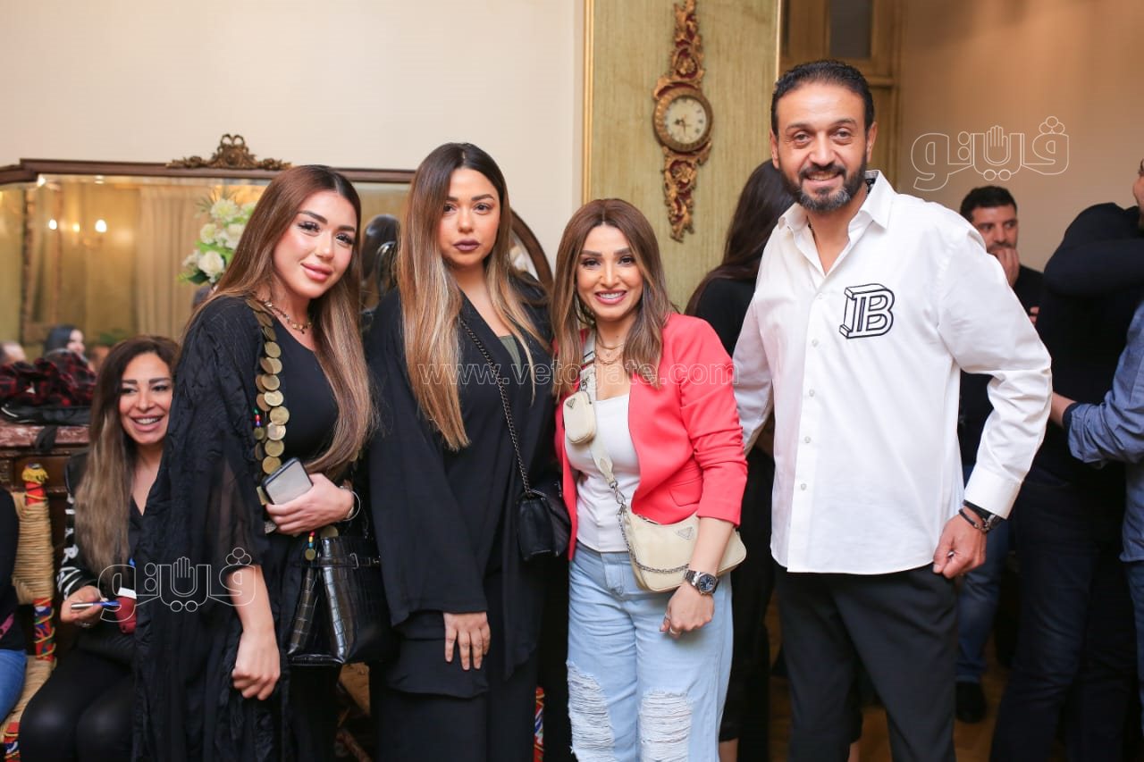 روجينا ولوسي تتحتفلان ب إنحراف (36)