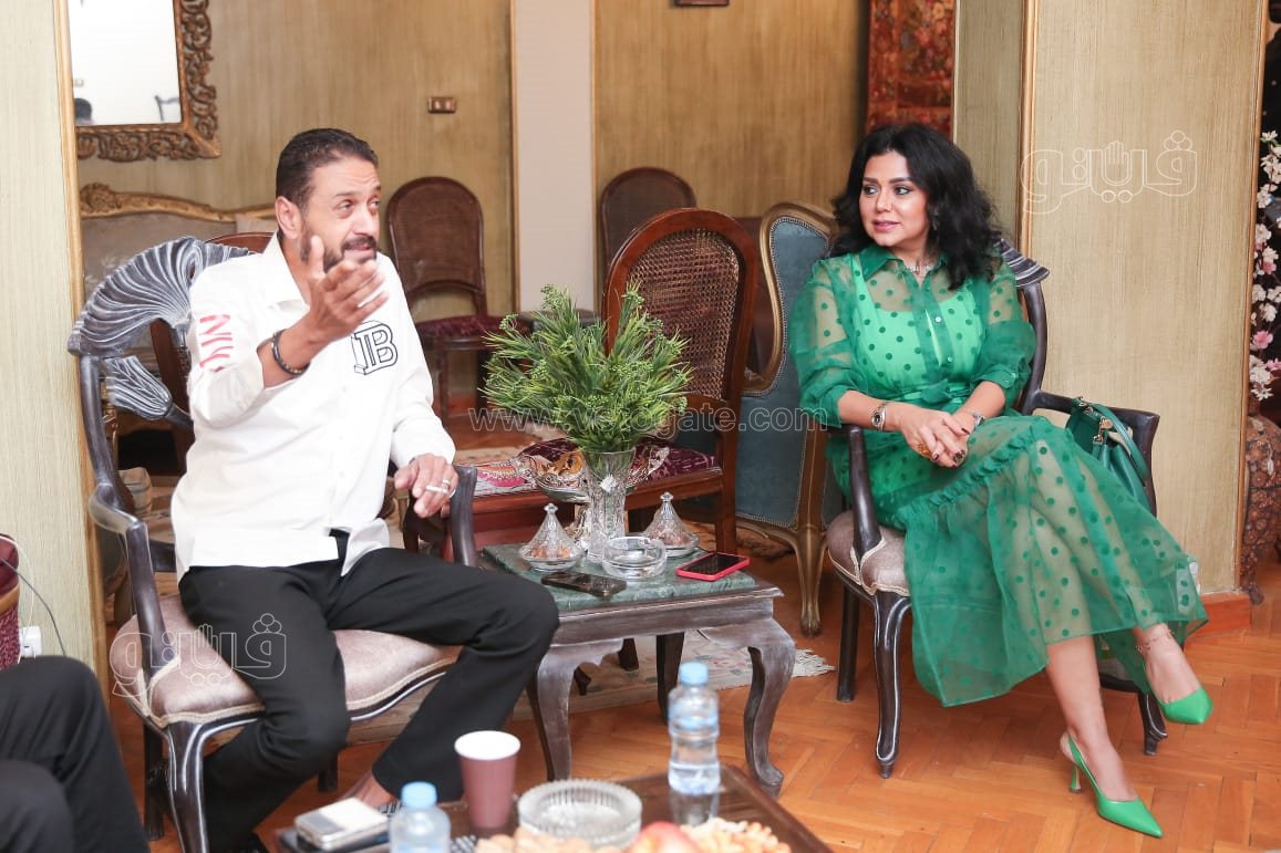 روجينا ولوسي تتحتفلان ب إنحراف (38)