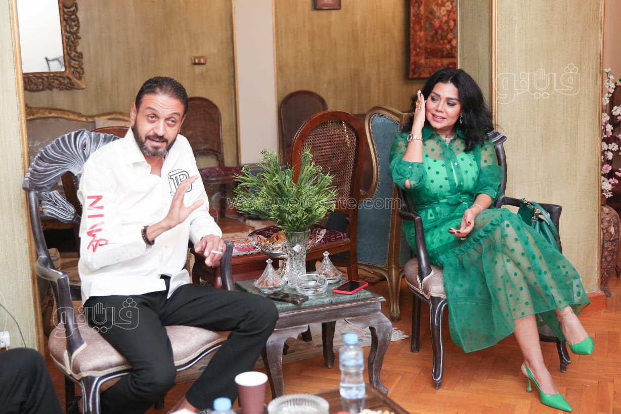 روجينا ولوسي تتحتفلان ب إنحراف (39)