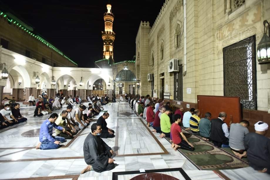 شعائر صلاة التراويح من مسجد السيدة نفيسة (2)