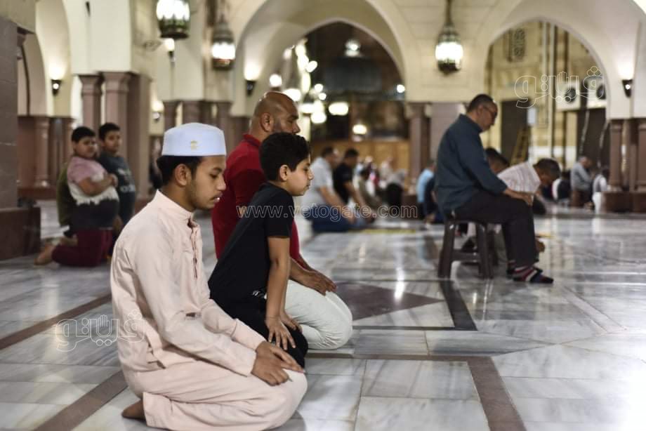 شعائر صلاة التراويح من مسجد السيدة نفيسة (5)