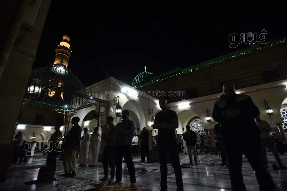 شعائر صلاة التراويح من مسجد السيدة نفيسة (33)