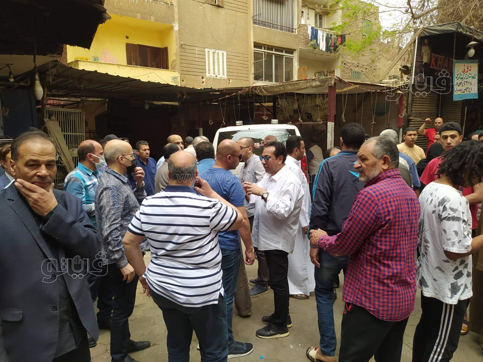 انهيار أسرة الكاتب الصحفي عماد الفقي خلال تشييع جثمانه (7)