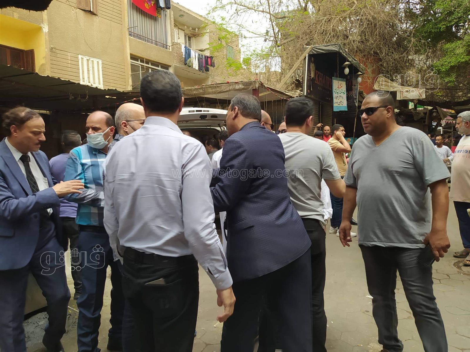 انهيار أسرة الكاتب الصحفي عماد الفقي خلال تشييع جثمانه (10)