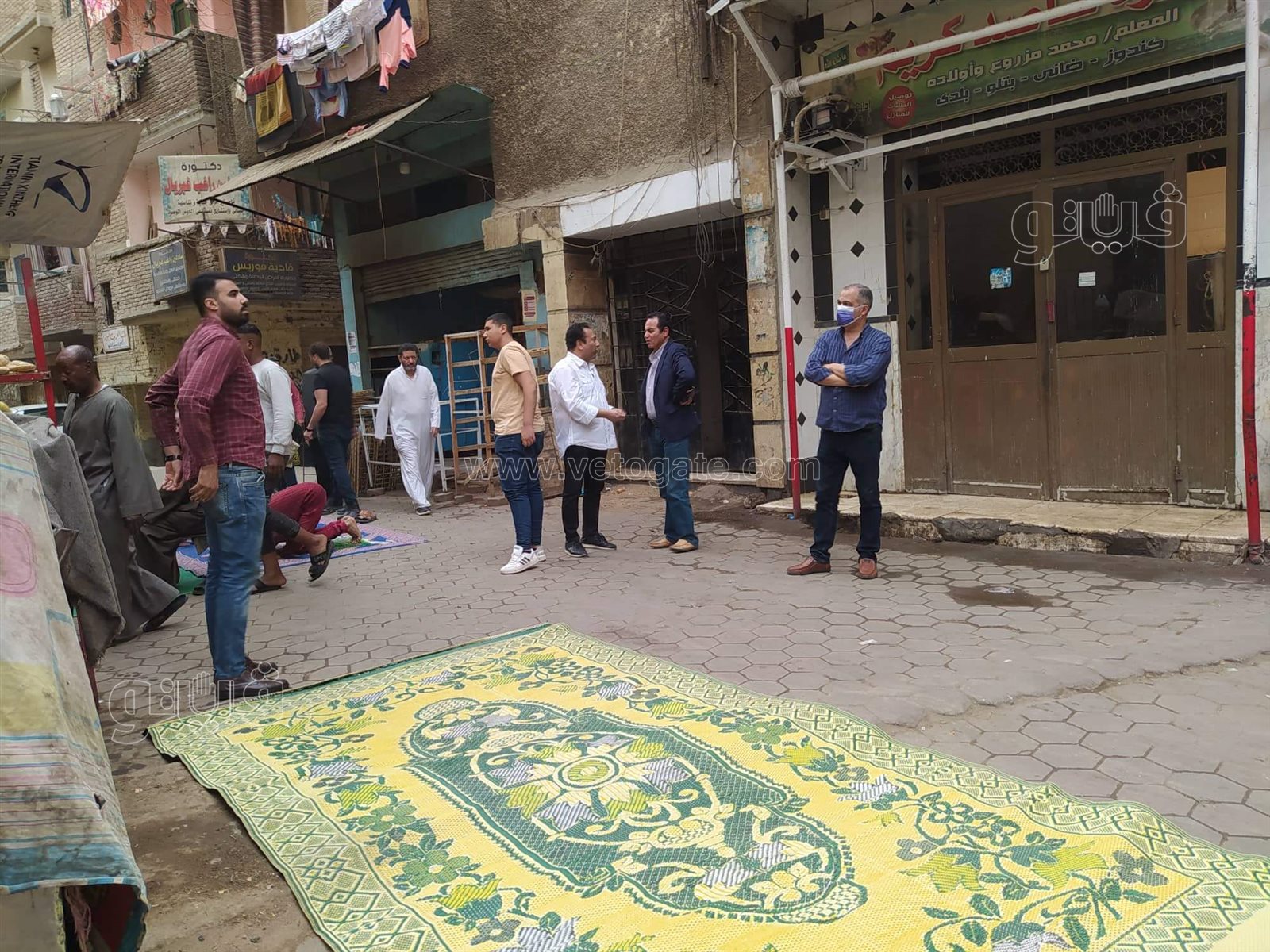 انهيار أسرة الكاتب الصحفي عماد الفقي خلال تشييع جثمانه (15)