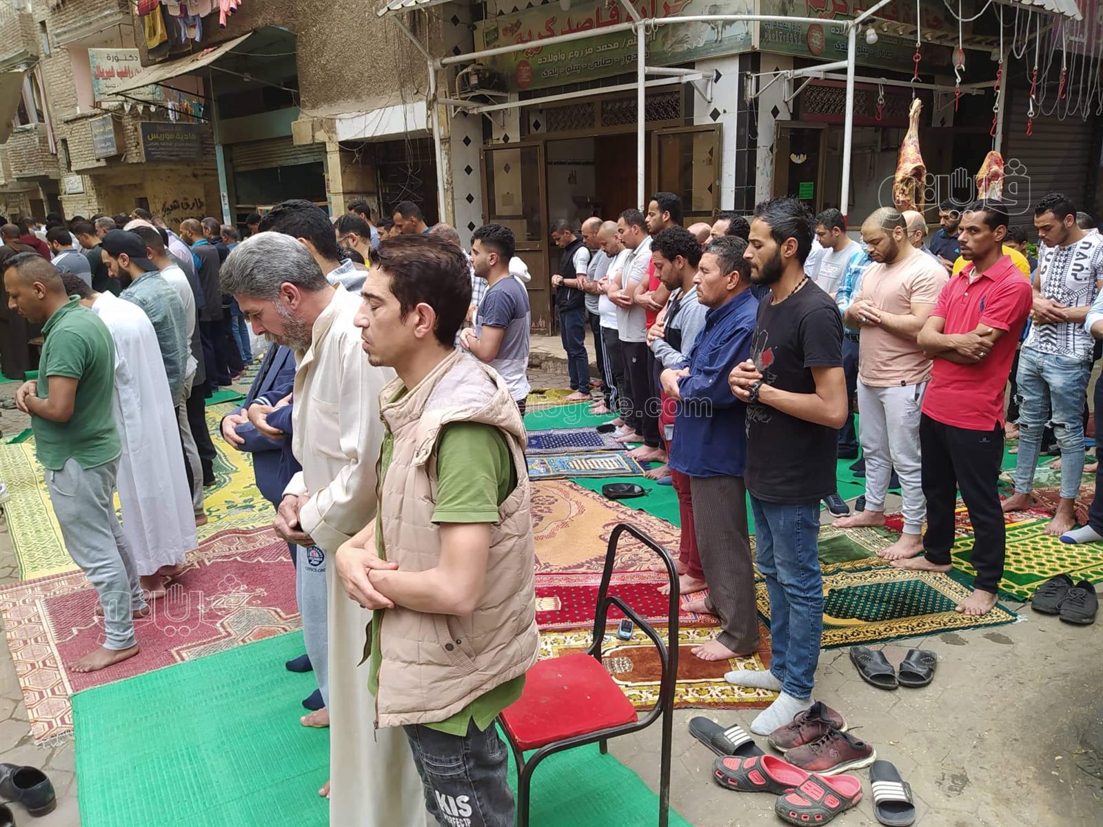 انهيار أسرة الكاتب الصحفي عماد الفقي خلال تشييع جثمانه (17)