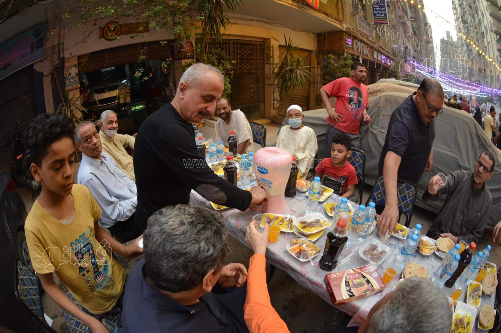 أهالي فيصل ينظمون أكبر مائدة إفطار (53)