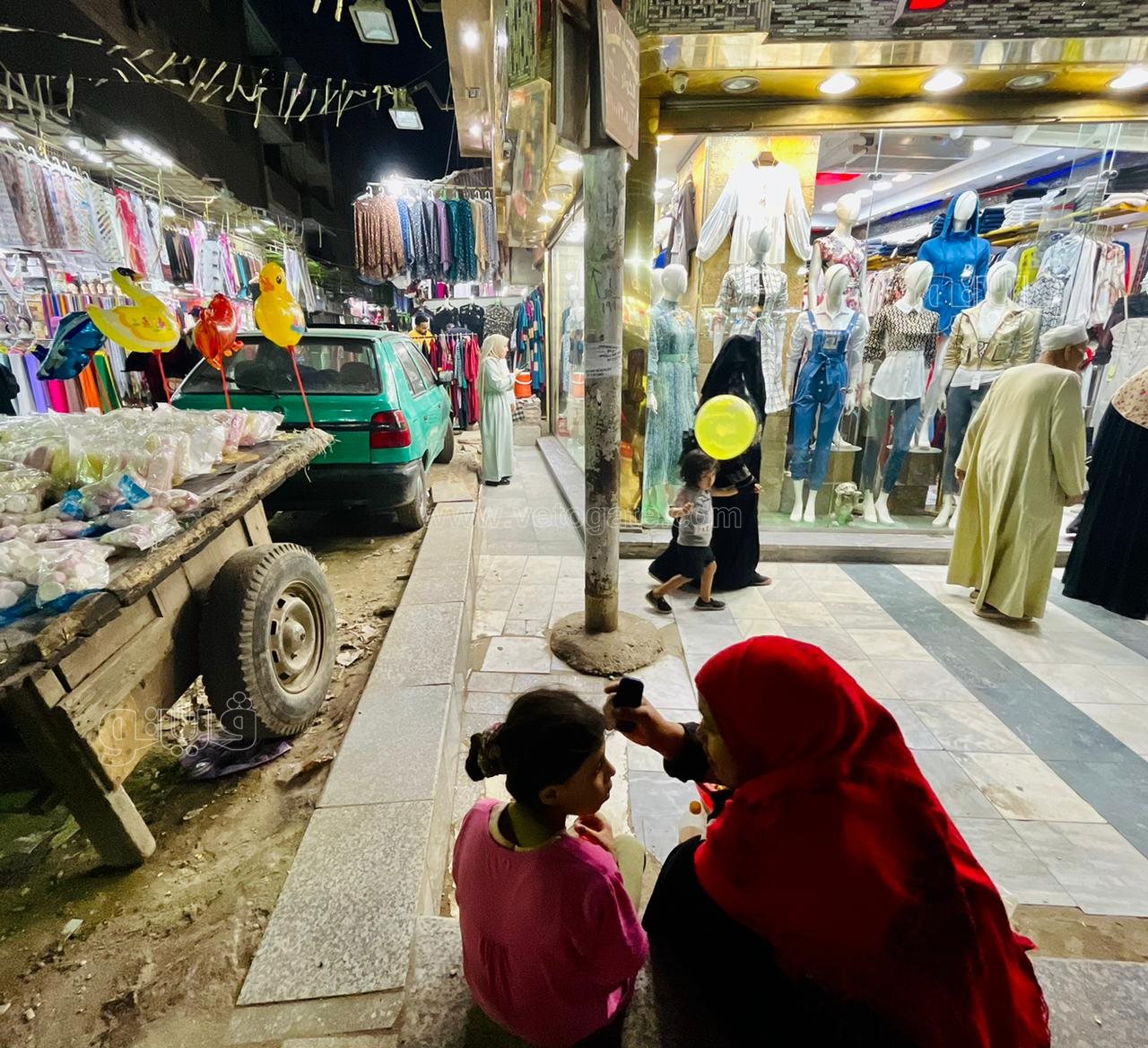 الأطفال يزينون احتفالات ليلة عيد الفطر في عين شمس (3)