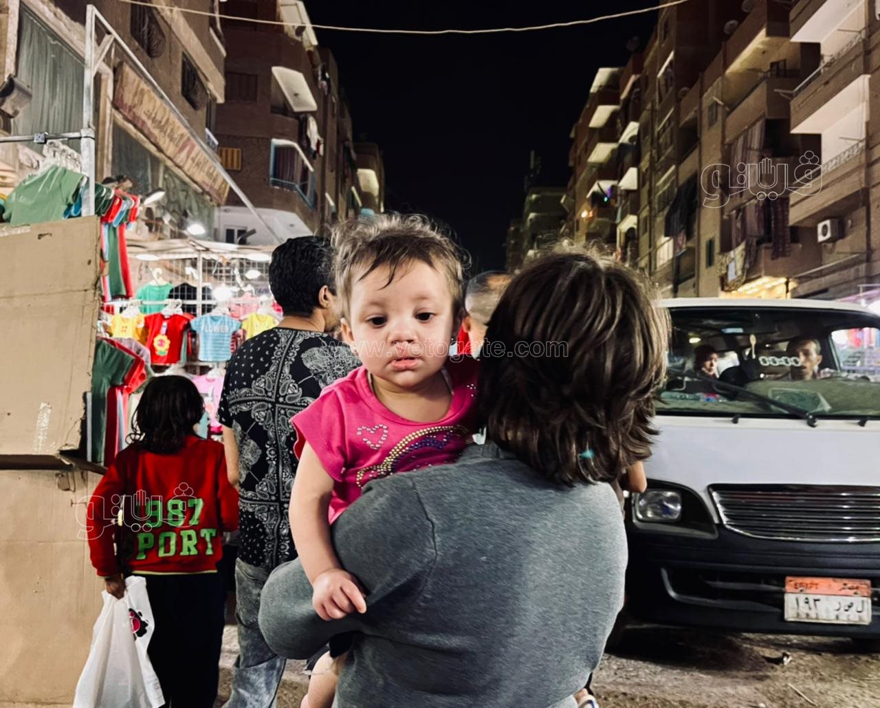 الأطفال يزينون احتفالات ليلة عيد الفطر في عين شمس (4)