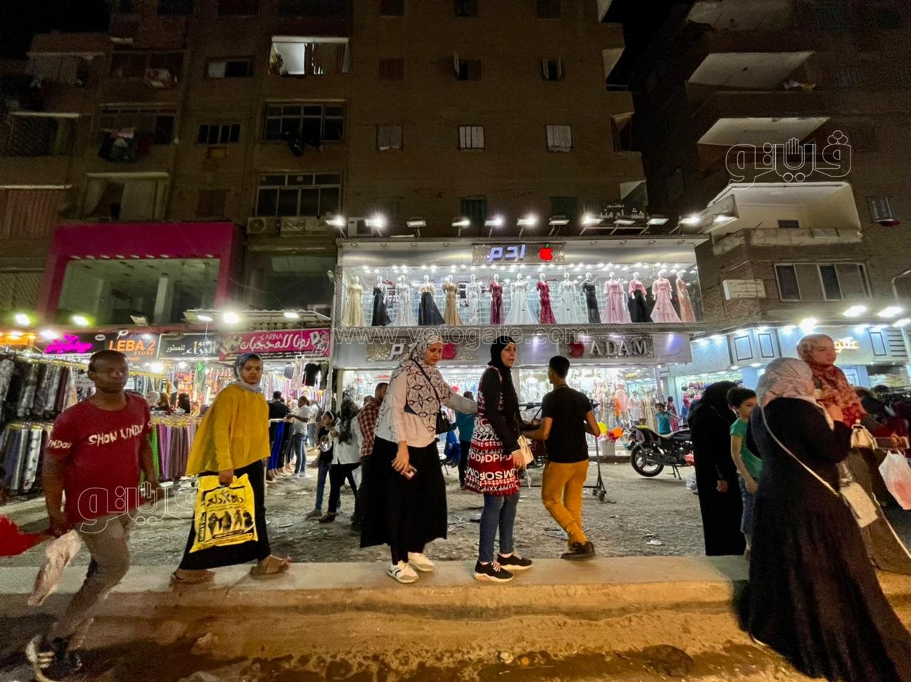 الأطفال يزينون احتفالات ليلة عيد الفطر في عين شمس (14)