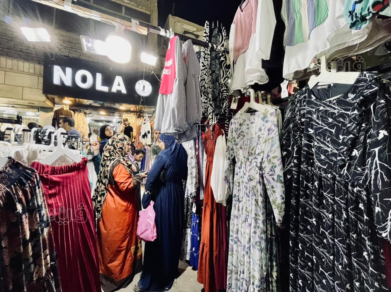 الأطفال يزينون احتفالات ليلة عيد الفطر في عين شمس (16)